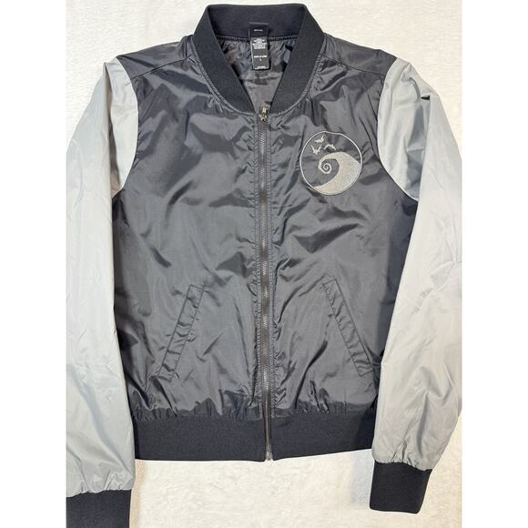 The Nightmare Before Christmas Jacket Women's Large Windbreaker Halloween Town - Picture 1 of 7